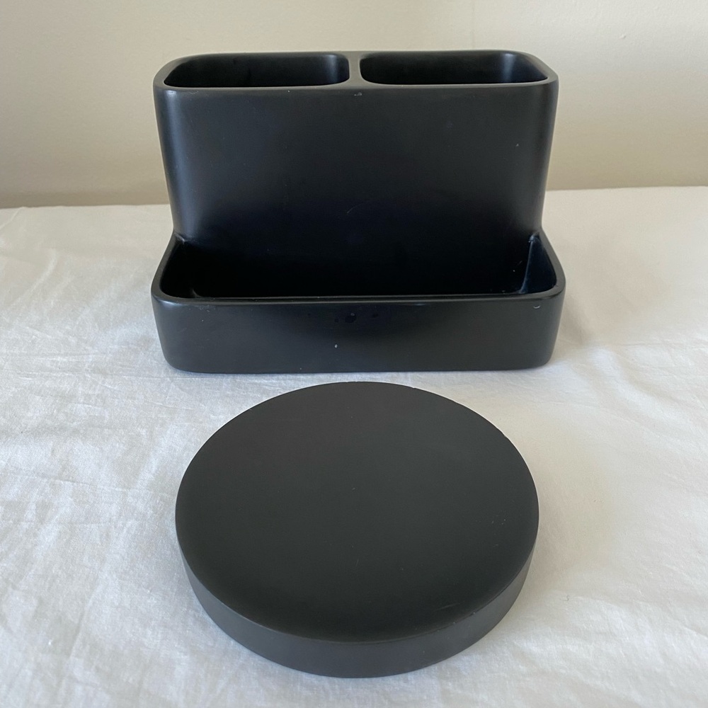Vanity organizer with matching soap dish black resin